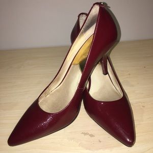 Michael Kors Leather Women’s Pumps Burgundy Color Size 9